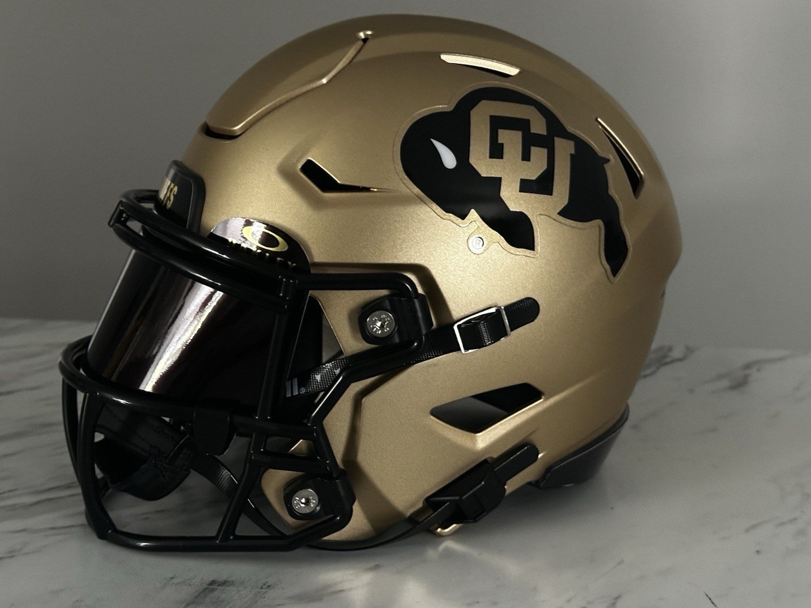 Colorado Buffaloes Midi (mid-Size) Speedflex Helmet With Oakley Visor