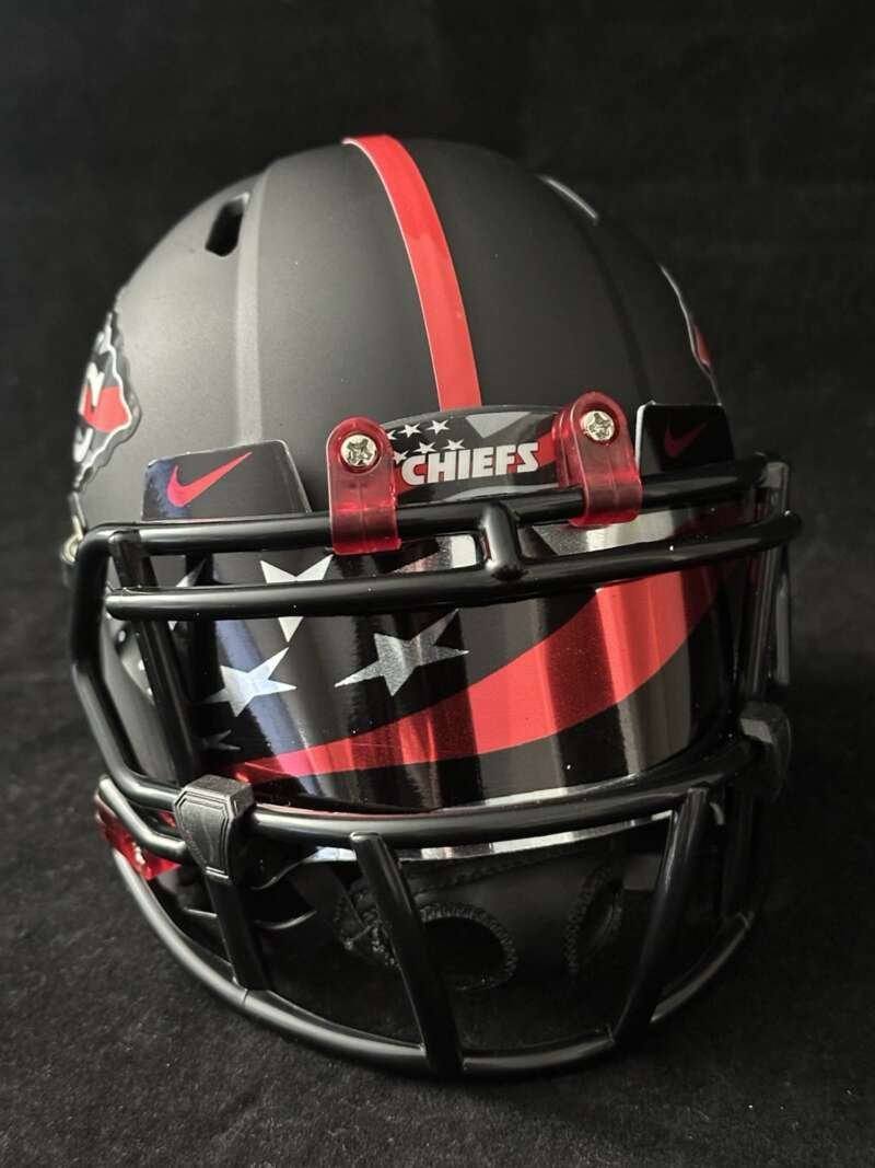 Kansas City Chiefs First Responders Tribute Mini Helmet With Visor