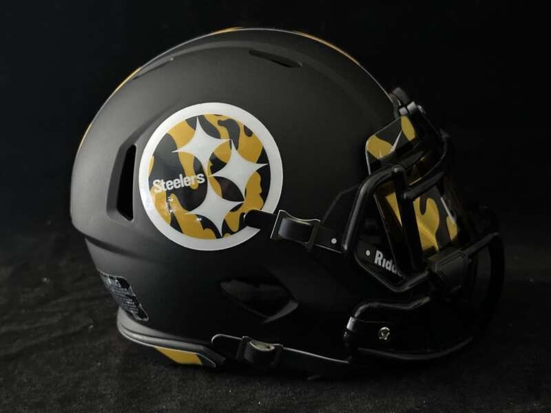 Pittsburgh Steelers Color Camo Mini Helmet