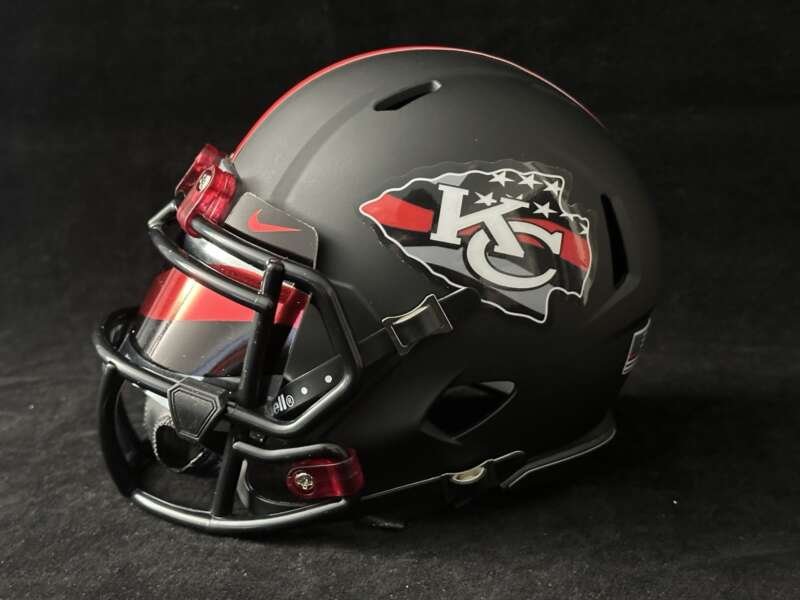 Kansas City Chiefs First Responders Tribute Mini Helmet With Visor