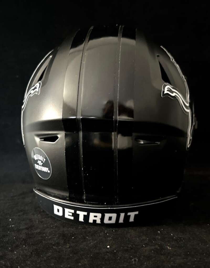Detroit Lions Eminem Mashup Midi Speedflex With Visor! A Must Have!!!