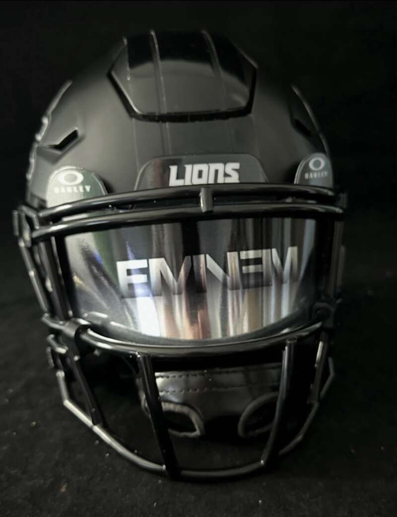 Detroit Lions Eminem Mashup Midi Speedflex With Visor! A Must Have!!!