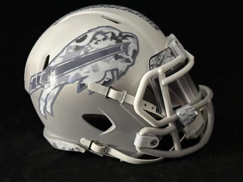 Buffalo Bills Winter Camouflage Mini Helmet